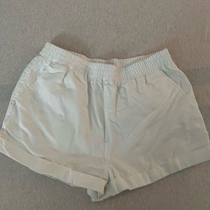 Size medium forever 21 white shorts. Never worn